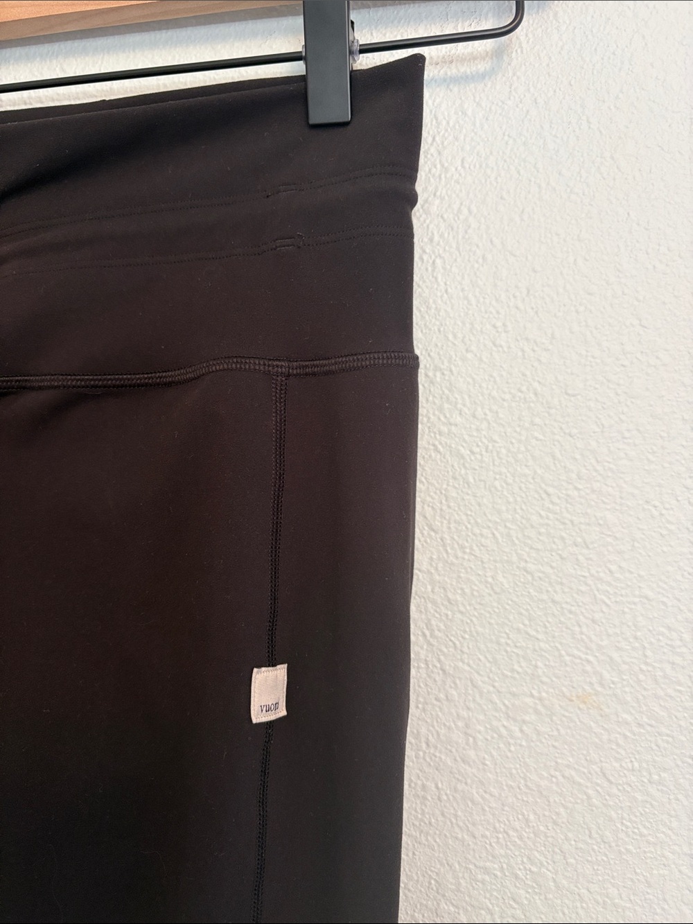 Vuori Black Daily Legging - Picture 5 of 6